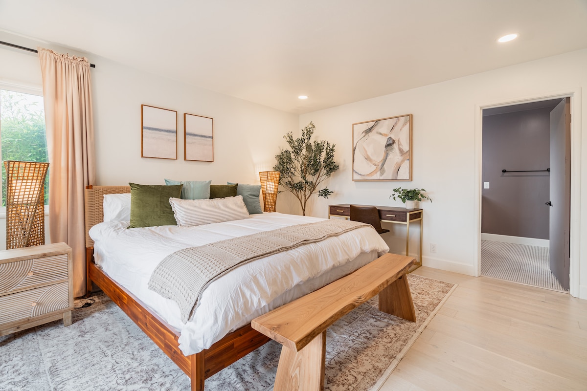 Deerfield Lodge — view 2