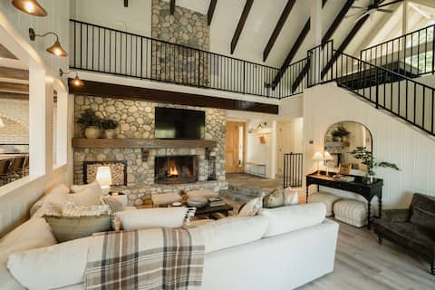 @grizzlymountainhouse-lake access/firepit/games