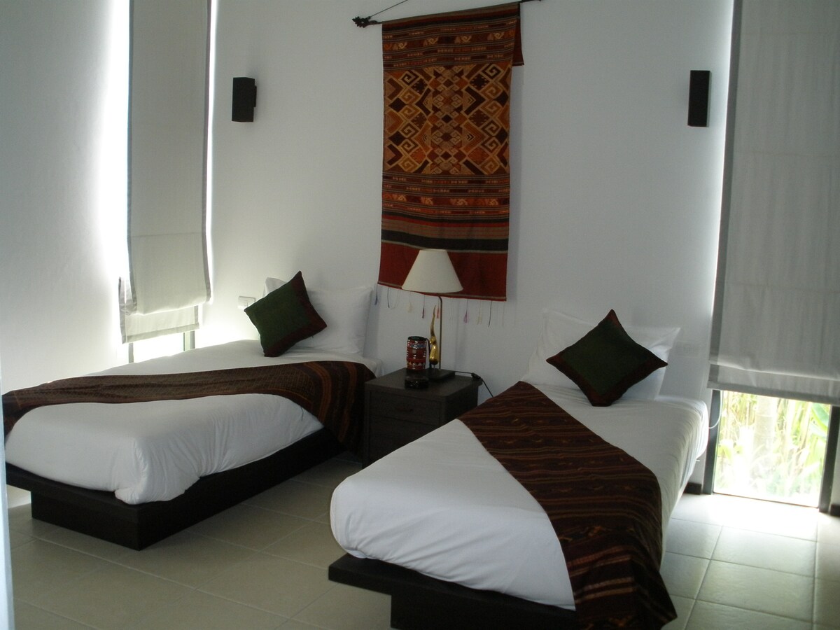 Táto spálňa môže byť nakonfigurovaná buď ako manželská posteľ alebo dve samostatné postele