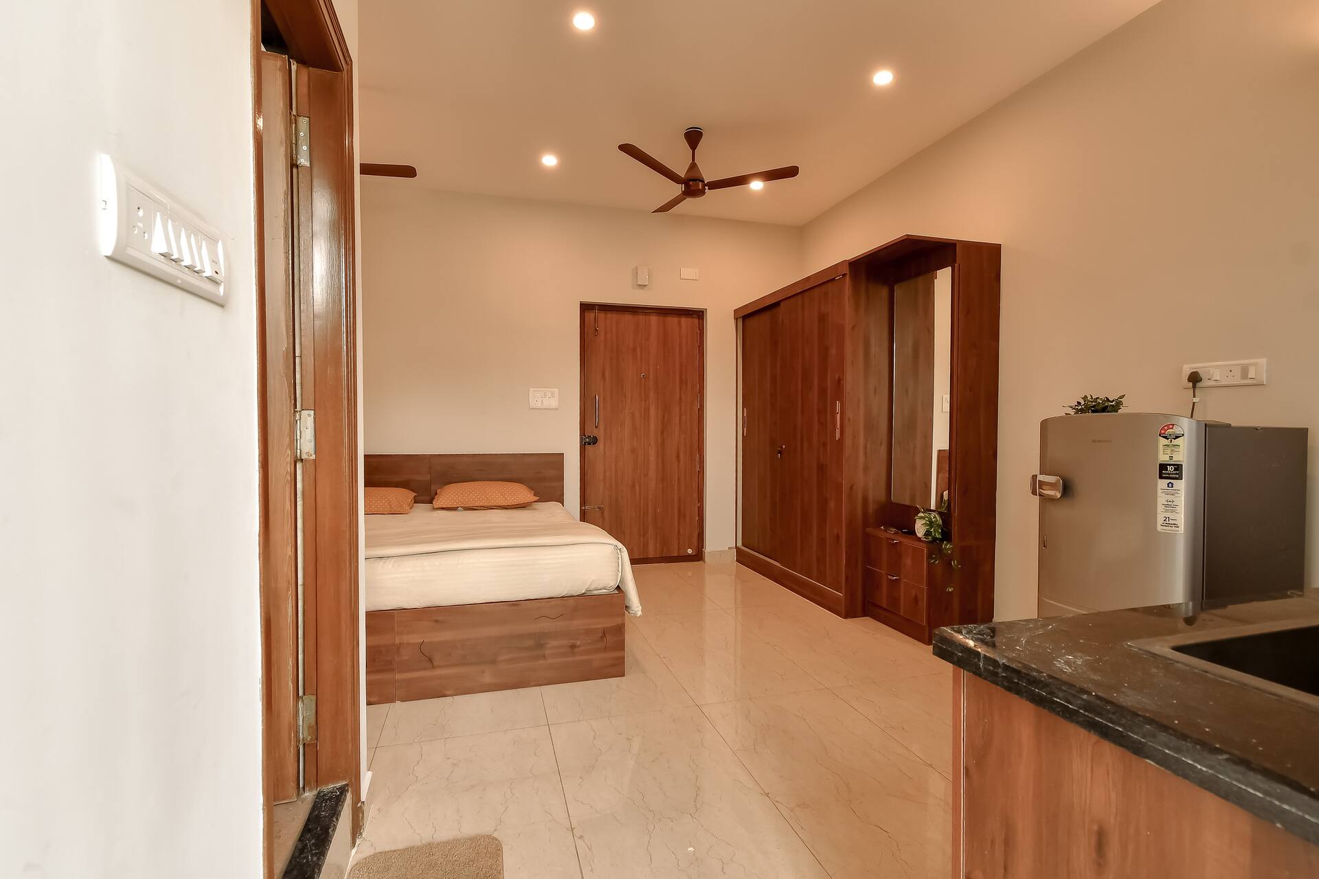 Studio | Brookfield | Couple + Pet friendly