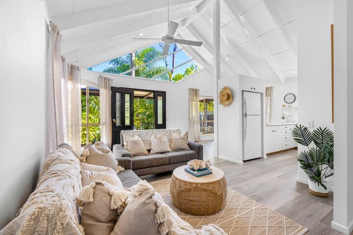 4 homes on 1 large block (sleeps 16) with pool gallery image 2