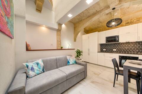 Stunning Modern-Traditional 3BR Townhouse