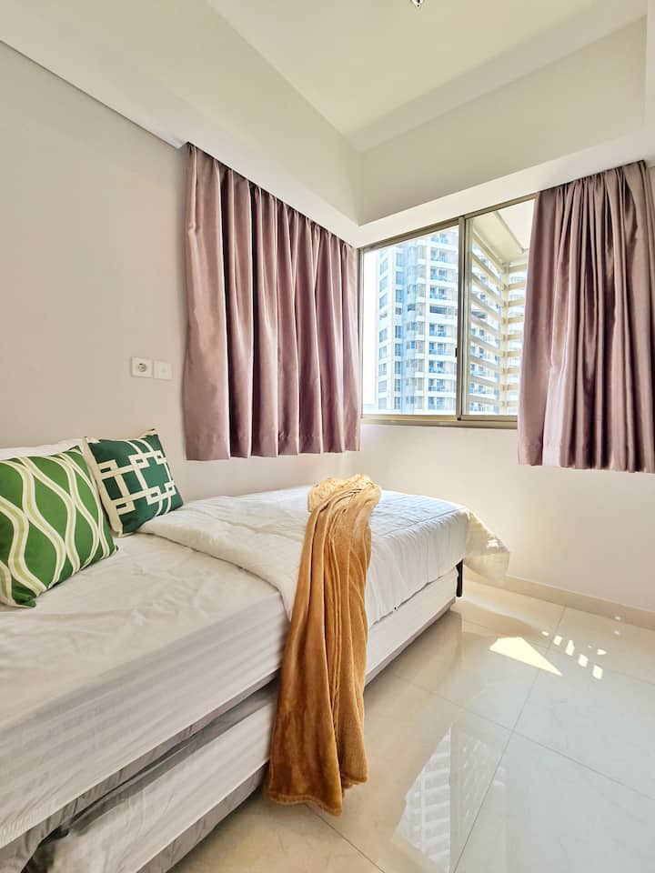 ZWEITES SCHLAFZIMMER MIT 2 EINHEITEN (OBEN UND UNTEN) EINZELBETT