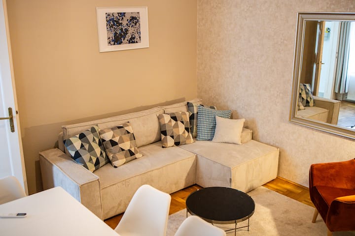 Monchéri Beige Boutique City Middle 2bdr Apartment - Budapest