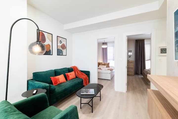 Wekey Homes, ÁNgel Deluxe Apartment Parking Free - Granada
