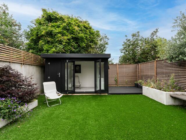 Beautiful Retreat St Margarets London Free Parking gallery image 2