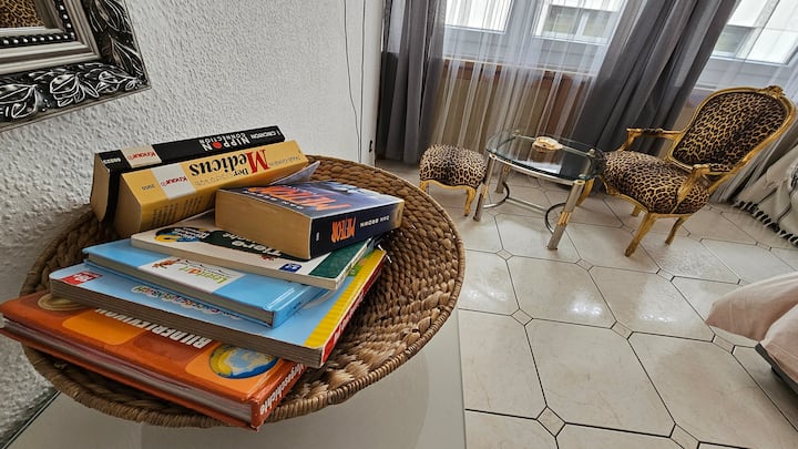 Central Charm Apartment Near Hauptbahnhof - Wuppertal