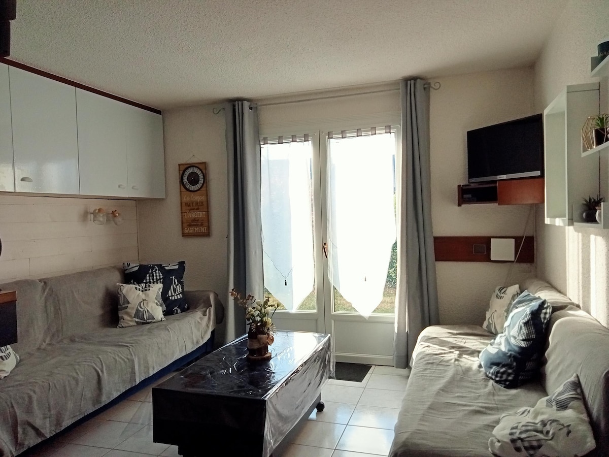 Top performing Airbnb: t.2 all on foot, 4-5 people in Arzon