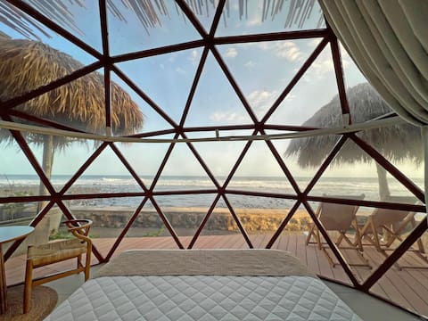 Beachfront Glamping in Almàre Zonte