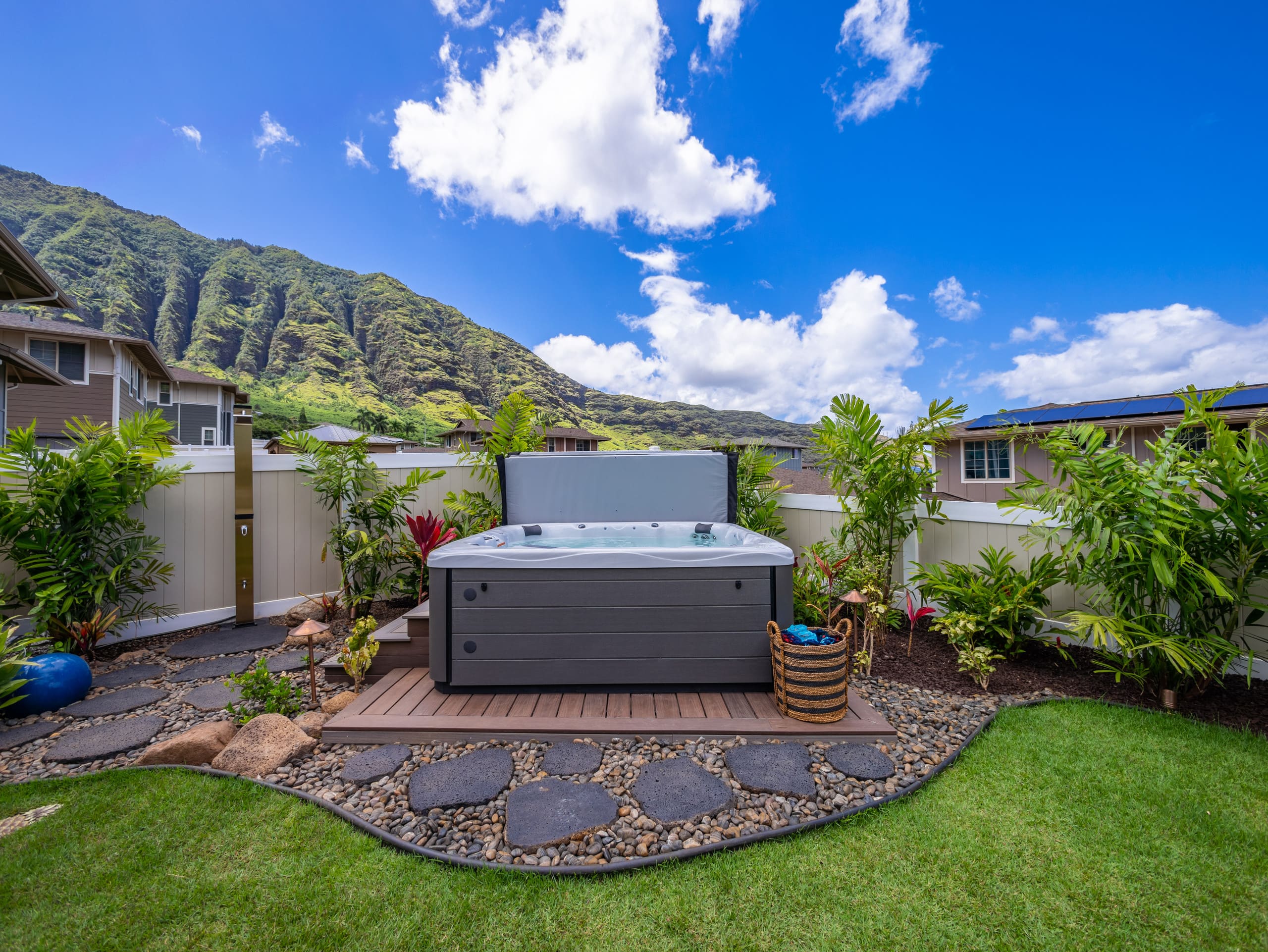 Home in Waianae · ★5.0 · 7 bedrooms · 9 beds · 6 baths - Image 303