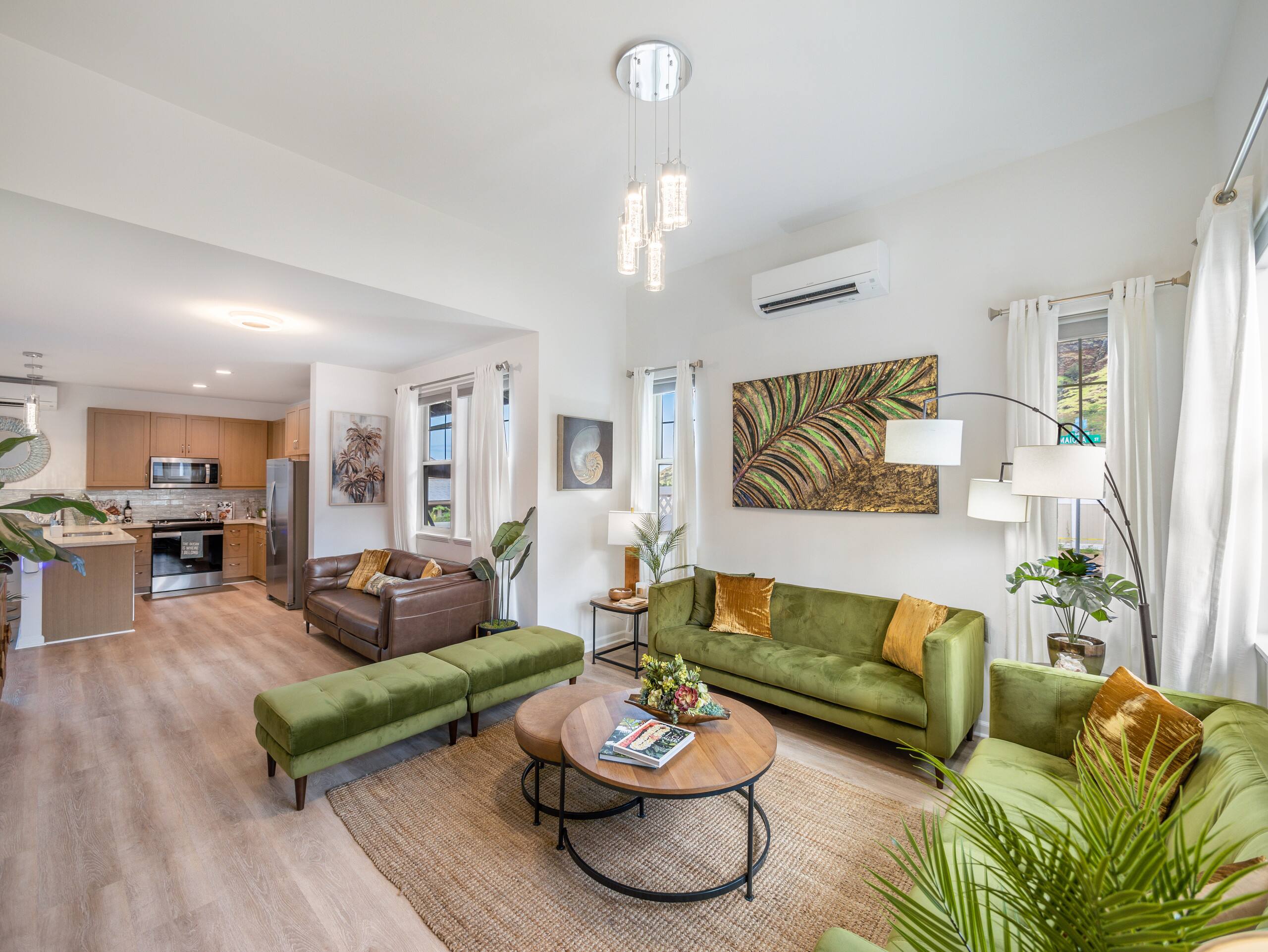 Home in Waianae · ★5.0 · 7 bedrooms · 9 beds · 6 baths - Image 2