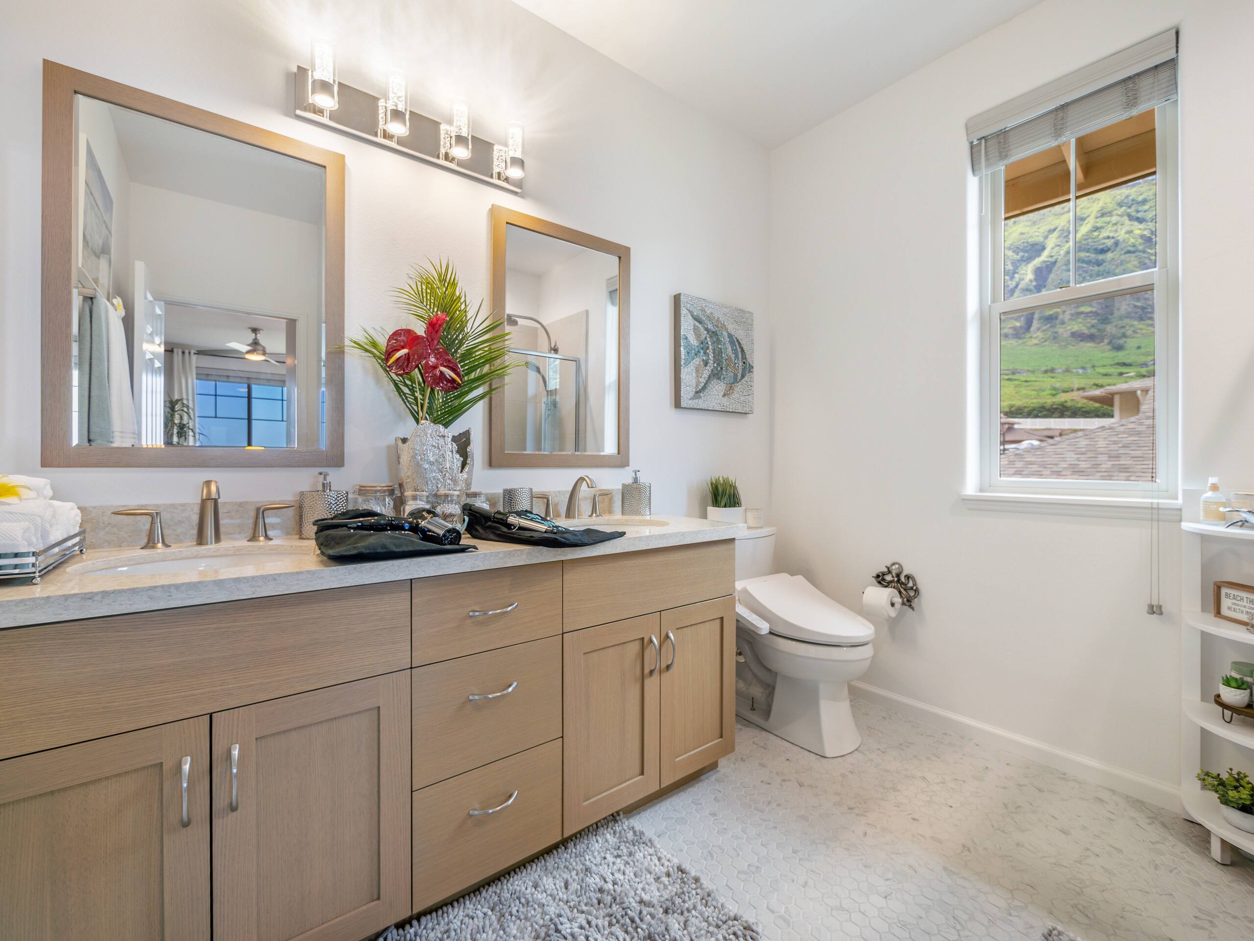 Home in Waianae · ★5.0 · 7 bedrooms · 9 beds · 6 baths - Image 258