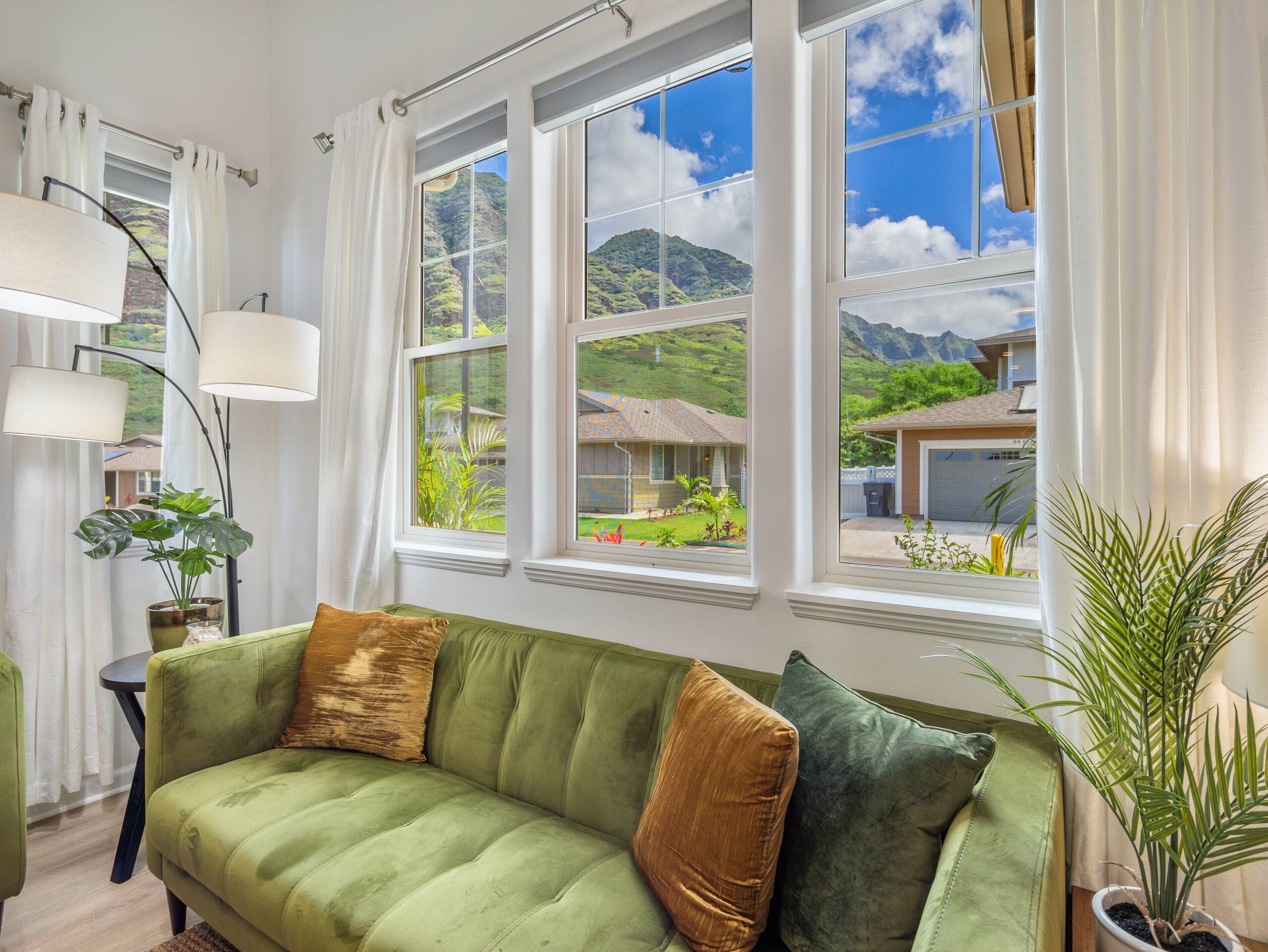Home in Waianae · ★5.0 · 7 bedrooms · 9 beds · 6 baths - Image 9