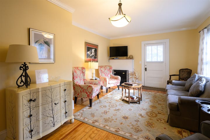 The Thomas Cottage - Dahlonega, GA