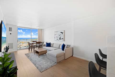 Popular Airbnb listing: Oceanfront Upscale Luxury Oasis - Newly Renovated in Urban Honolulu