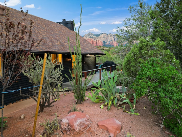 Onyx on the Creek, Panoramic Red Rock Views - Houses for Rent in