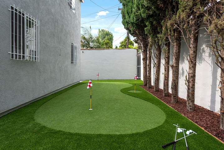 Modern LA 9 Bedroom Family or Big Group Getaway gallery image 4