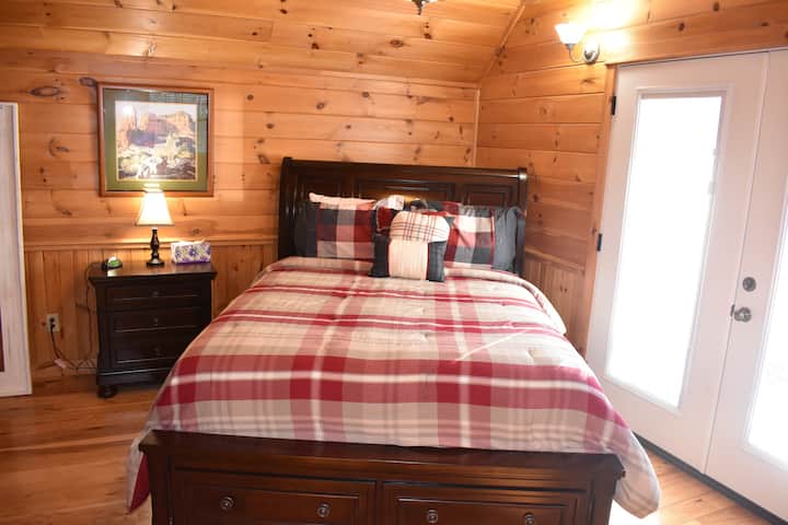 Dormitorio principal, cama tamaño queen