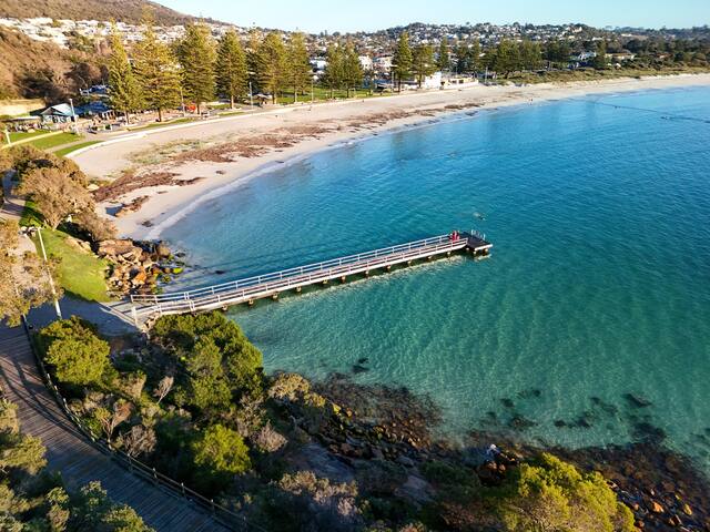 The View, Albany Holiday House gallery image 3