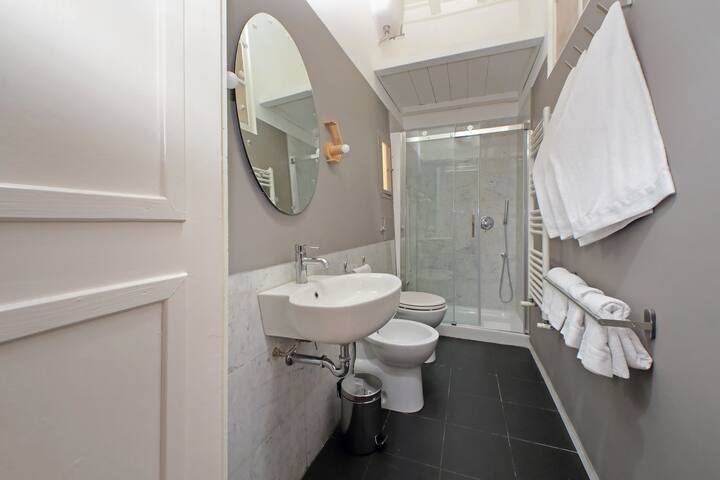 Pantheon Authentic and Modern Apartment gallery image 5