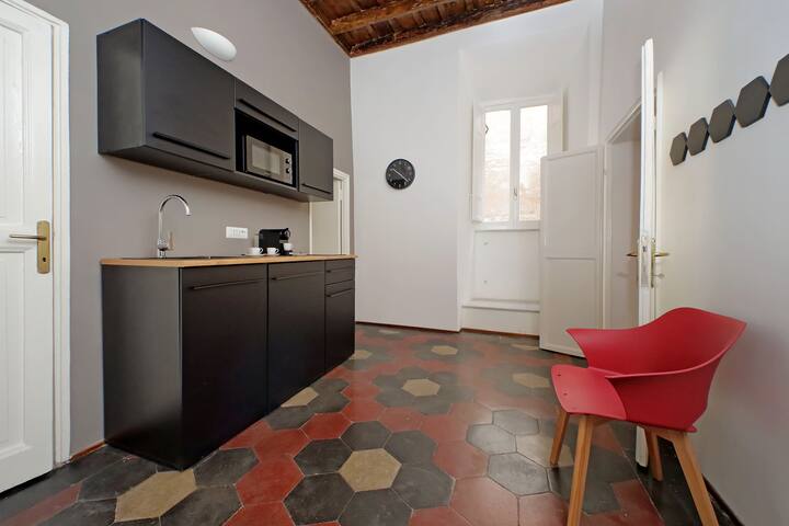 Pantheon Authentic and Modern Apartment gallery image 4