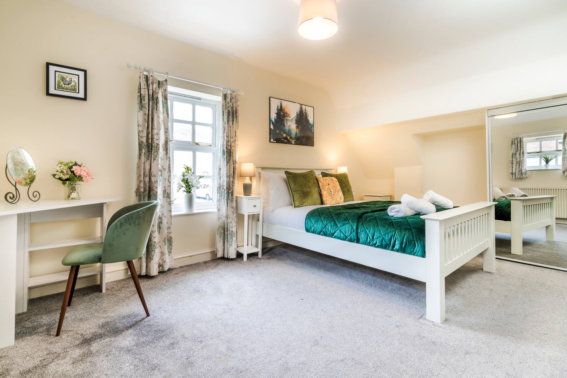 Lime View - Charmant appartement centre-ville - 1 lit double, 2 lits simples, parking.