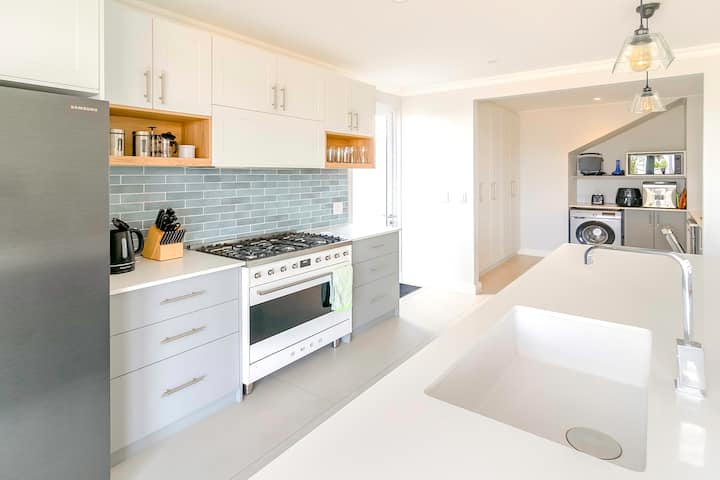 Cooke's Cove Luxury Villa - Knysna