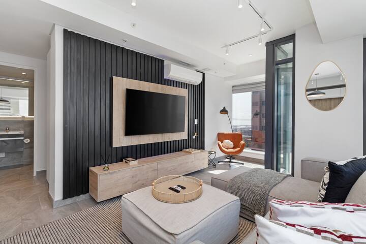 Opulent Designer Apartment | Rooftop Pool & Views gallery image 2