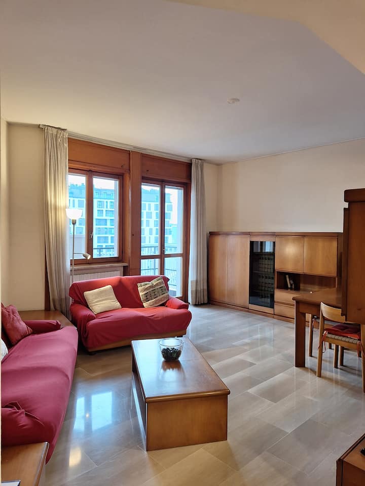 Large Apartment, Near Services - Milan