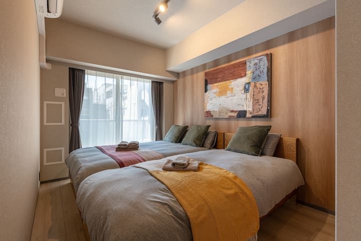 Downtown.Unforgettable journey#401 gallery image 2