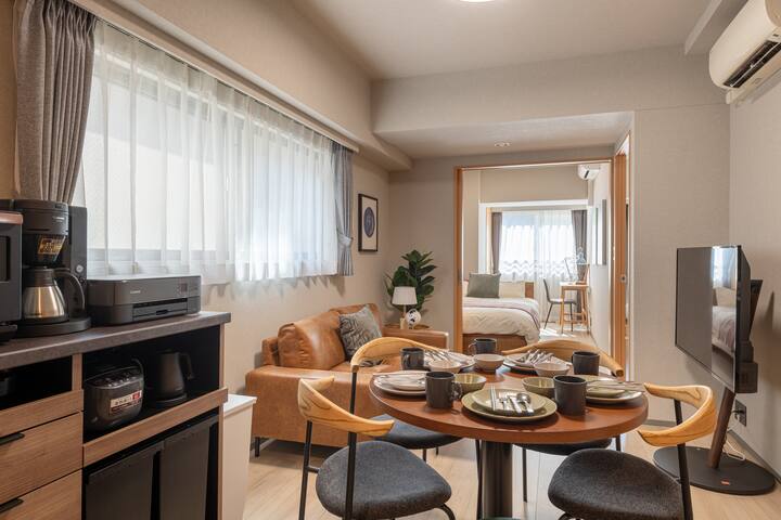 Downtown.Unforgettable journey#401 gallery image 3