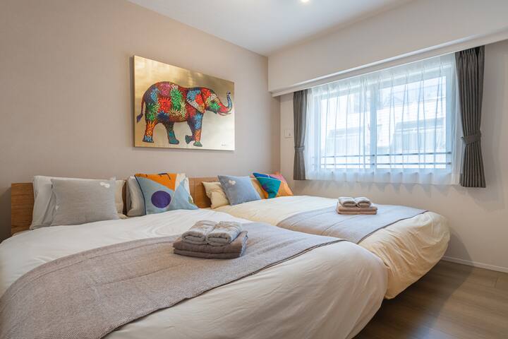 Downtown.Unforgettable journey#404 gallery image 2