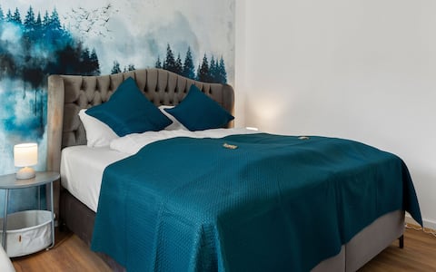 LiT LiVING: Luxus | Box SprIng | Parking | Garten
