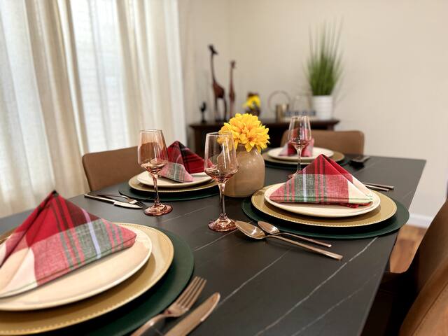 NEW! 3BR Modern and Comfy Newark unit gallery image 5