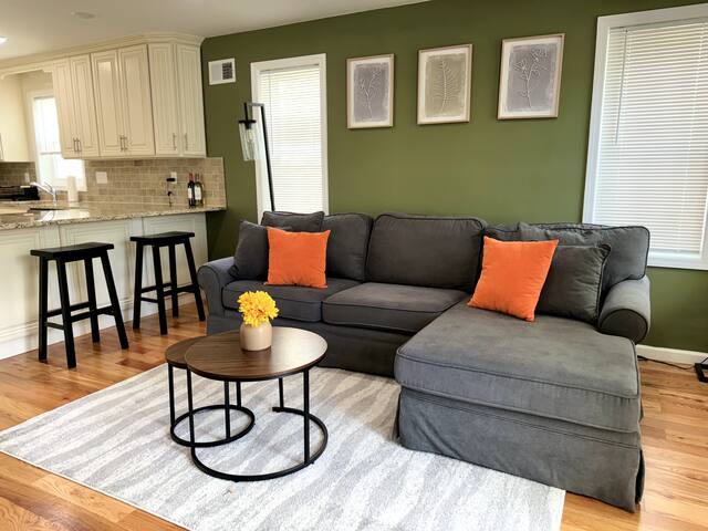 NEW! 3BR Modern and Comfy Newark unit gallery image 2