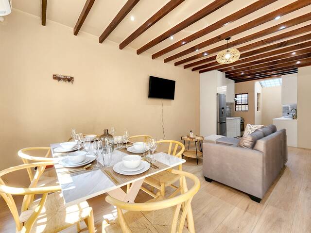 Renovated/City Central/Spacious/Family holiday gallery image 3