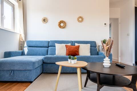 Successful Airbnb property: The Cobalt - Downtown - 3 beds + Parking and Wifi in Roubaix