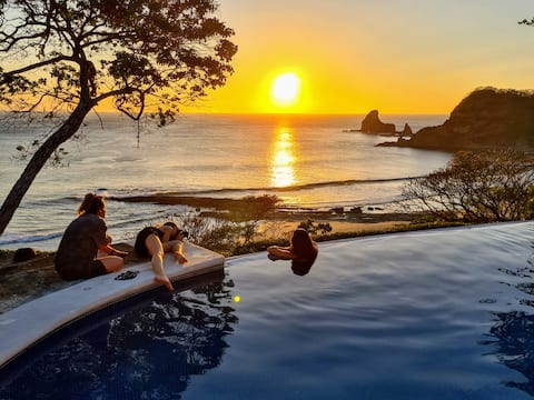 Oceanfront & Forest - Infinity Pool - Beach access