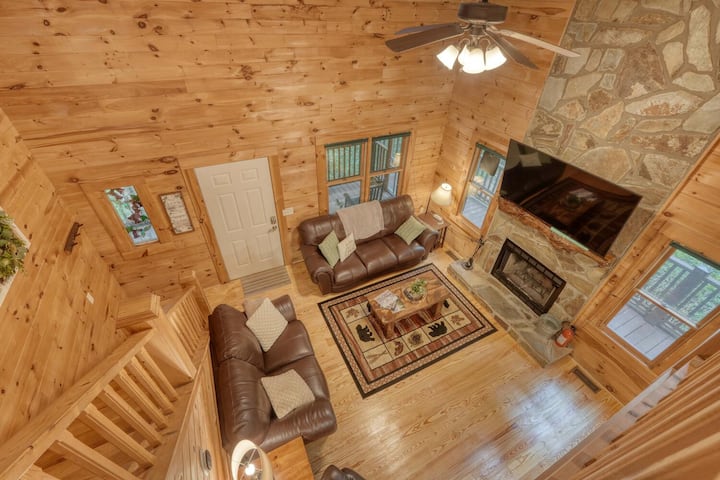 Secluded Peaceful Two Bedroom Cabin W/firepit! - Blairsville, GA