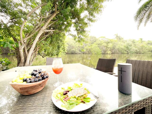 Waterfront-Heated Pool-Mini-Golf-4bedrooms-sleep10 gallery image 2