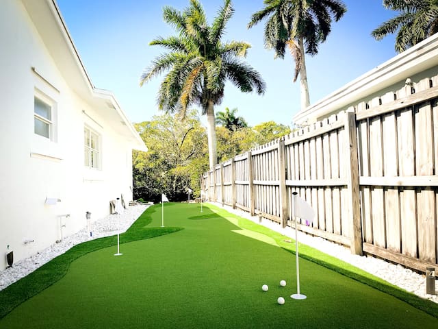 Waterfront-Heated Pool-Mini-Golf-4bedrooms-sleep10 gallery image 3