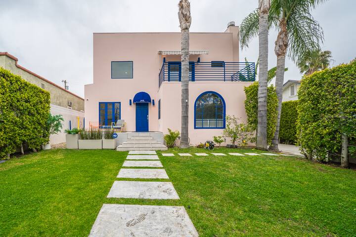 4 Miles to Uni. Studio. Home W/ Pool in Hollywood gallery image 4