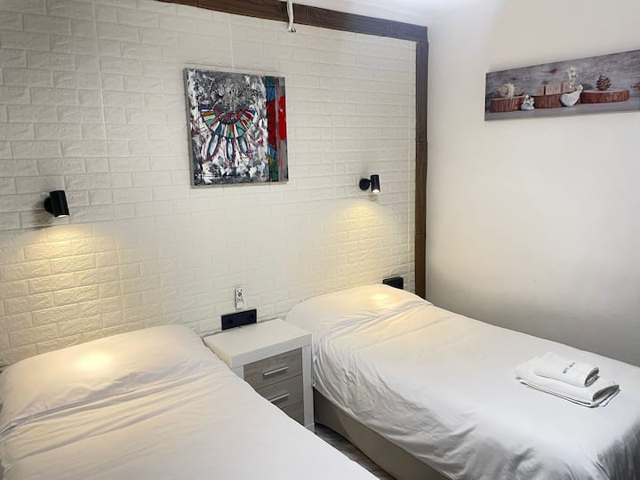 Doble 2 Camas Individuales - Arganda del Rey