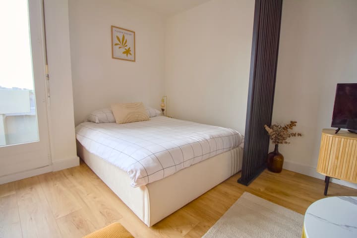 Lit double de literie de très bonne qualité