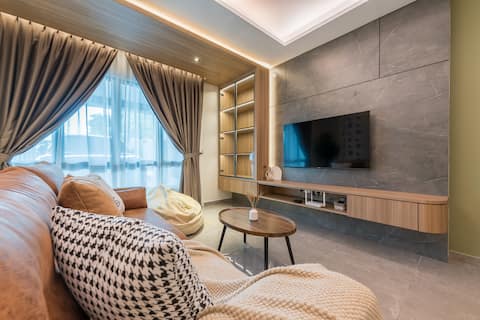 Bukit Tinggi Retreat – Exclusive Stay 8–12 Guests