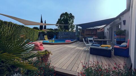 Pool villa near sea and pond