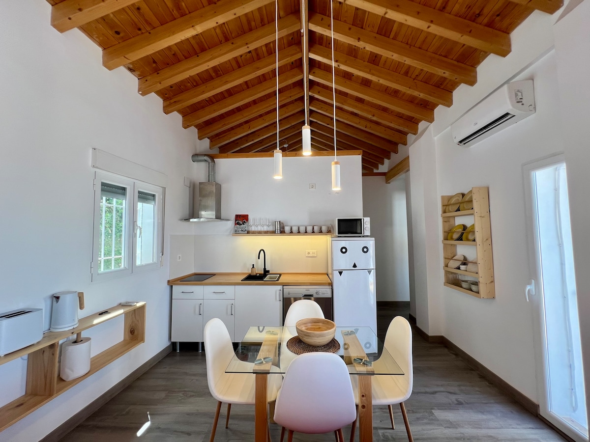 Sacromonte Cave House — view 3