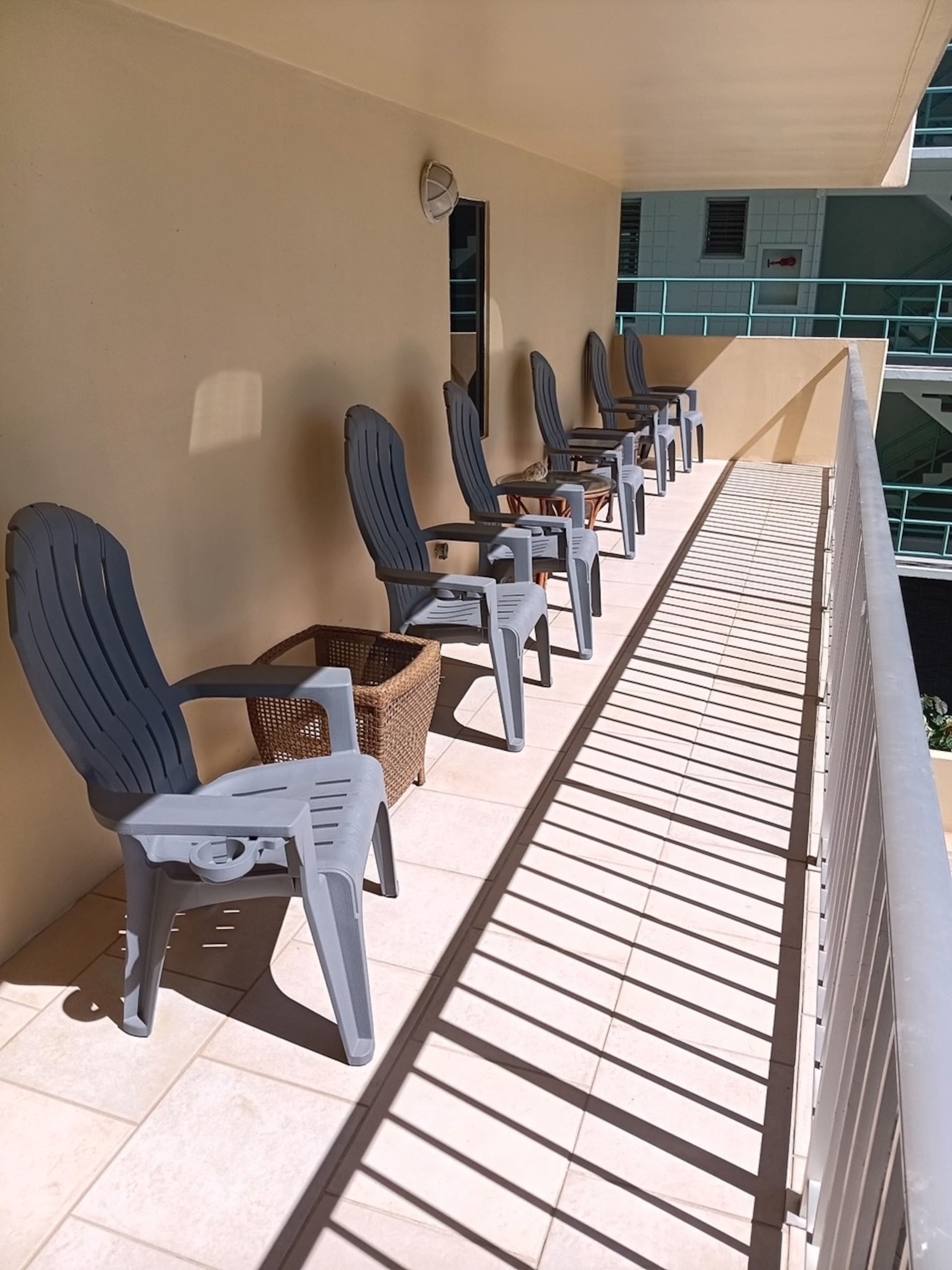 Hotel in Honolulu · ★4.53 · 3 bedrooms · 3 beds · 1 private bath - Image 10
