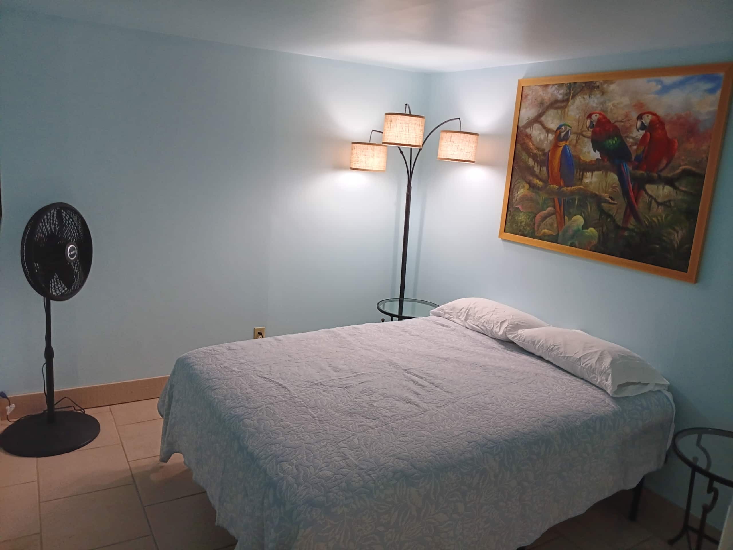 Hotel in Honolulu · ★4.53 · 3 bedrooms · 3 beds · 1 private bath - Image 2