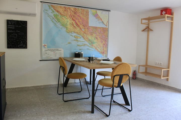 Sparky's Garden Studio - Road Trip Base - Croazia